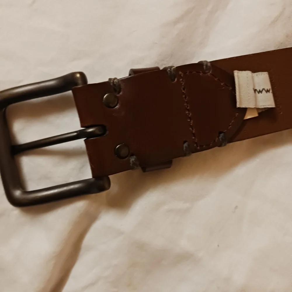 Fossil Brown Genuine Leather Belt logo inside and outside